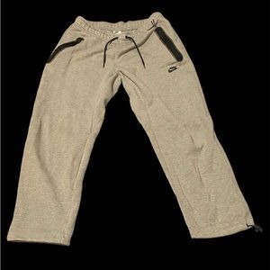Gray Nike Tech Sweatpants (US Men’s XL)